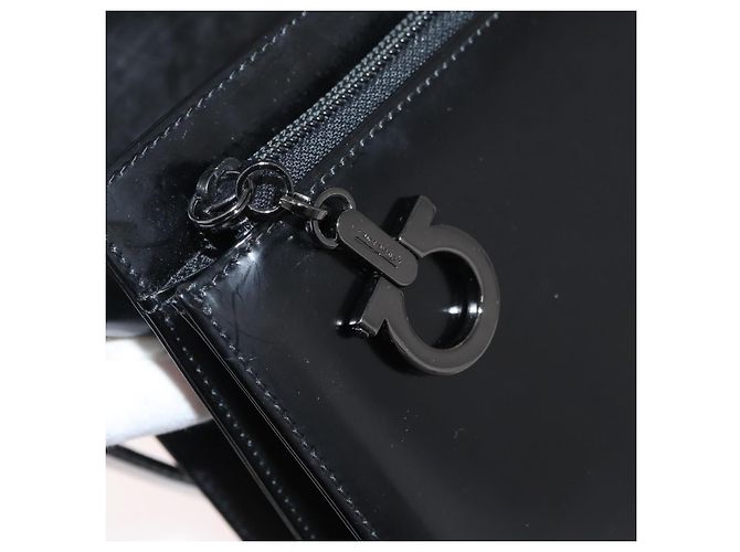 Borsa a Spalla Salvatore Ferragamo Gancini in Pelle Vernice Nera Argento Auth 178485 Nero - vista 22