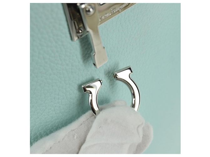 Borsa a Spalla Salvatore Ferragamo Gancini in Pelle Argento Peppermint Auth BD070AV Verde - vista 17