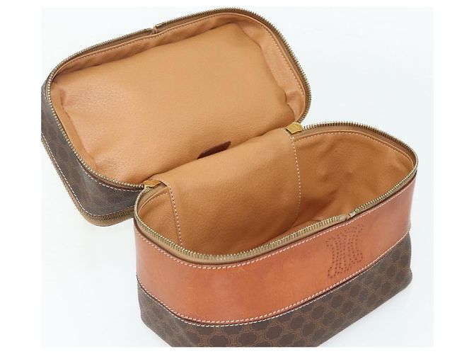 Céline Beauty Case CELINE Macadam Canvas PVC Pelle Marrone Oro Auth 178930A D'oro - vista 18