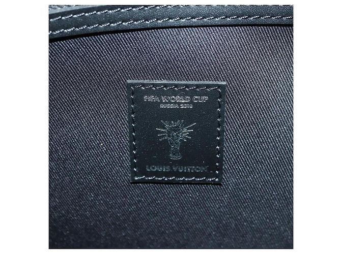 LOUIS VUITTON Epi 2018 FIFA Keepall Bandouliere 50 Borsa Blu M52120 Auth 177176SM - vue 27