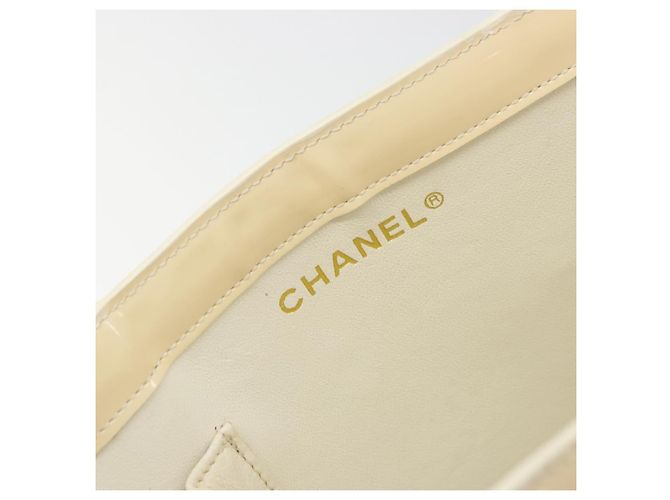 Bolsa Tote CHANEL em couro envernizado Marfim Ouro CC Auth bs34540 Dourado Cru - vista 18