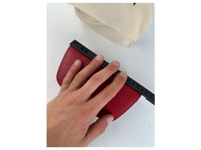 Organizer Louis Vuitton Pochette Cosmétique PM Epi Leather Rosso Coquelicot - vista 7