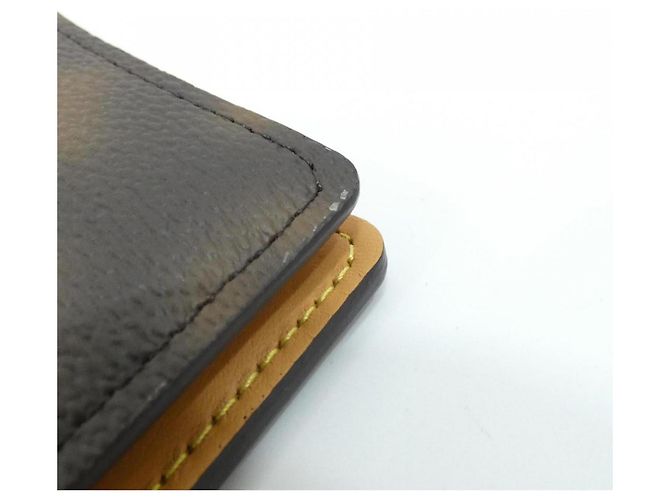 Louis Vuitton This Is Not Monogram Portefeuille Brazza Cartera Castaño - vista 2