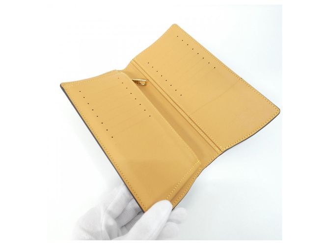 Louis Vuitton This Is Not Monogram Portefeuille Brazza Cartera Castaño - vista 4