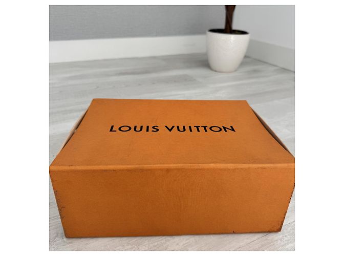 Louis Vuitton Twist PM Pelle Epi - Nero - vista 13