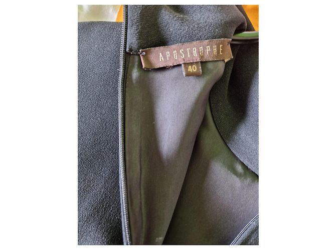 Apostrophe ärmelloses schwarzes Etuikleid mit Gürtel - Ansicht 4