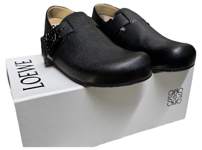 Loewe Black Grained Leather Anagram Clogs - view 11