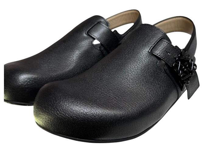 Loewe Black Grained Leather Anagram Clogs - view 2