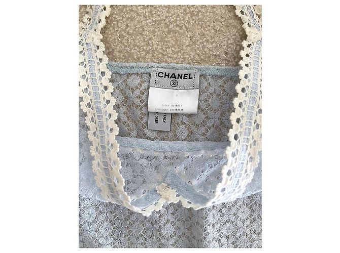 Chanel Top de alças em renda azul céu e creme Azul claro - vista 4