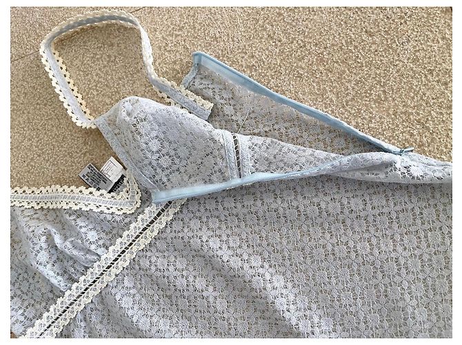 Chanel Top de alças em renda azul céu e creme Azul claro - vista 8