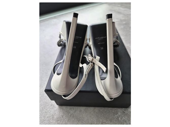 Saint Laurent Sandali Alice 105 in pelle bianca perle e catene Bianco - vista 6