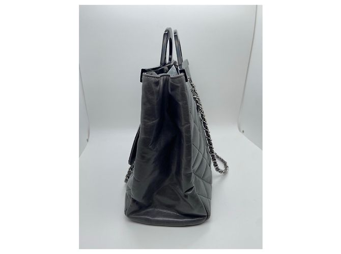 Chanel Bolsa de ombro acolchoada em camurça cinza - vista 5
