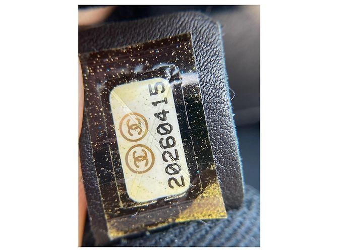 Chanel Bolsa de ombro acolchoada em camurça cinza - vista 7