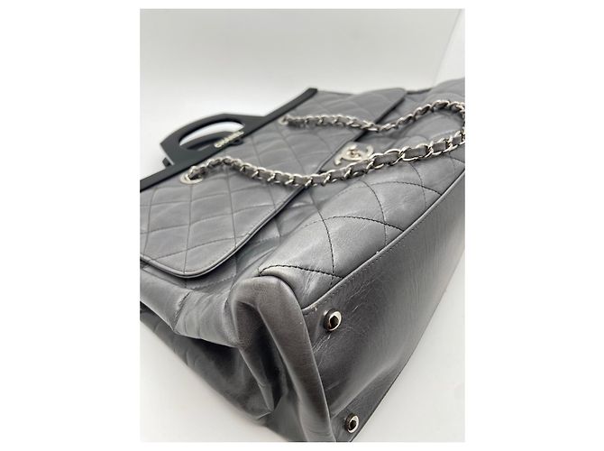 Chanel Bolsa de ombro acolchoada em camurça cinza - vista 9