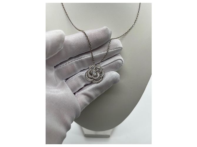 Collana Chanel Fil de Camélia in Platino e Diamanti Argento - vista 3