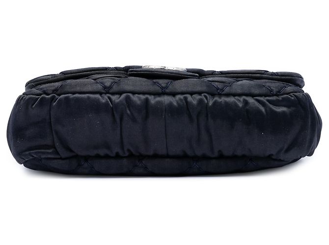 Chanel Black Medium CC Quilted Satin Single Flap Nero - vista 3