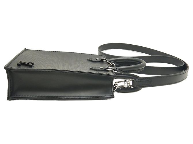 Louis Vuitton Petit Sac Plat in Epi nero - vista 4