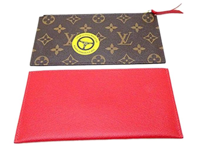 Louis Vuitton Pochette Felicie Monogram World Tour Marrone - vista 19