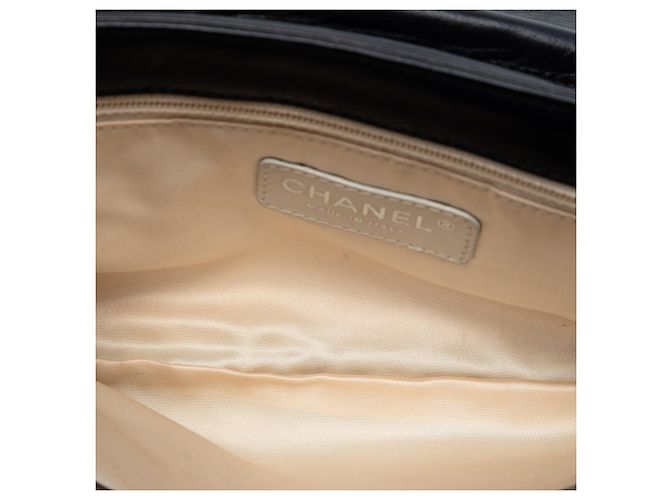 Chanel Black Quilted Lambskin Reissue East West Flap Nero - vista 4