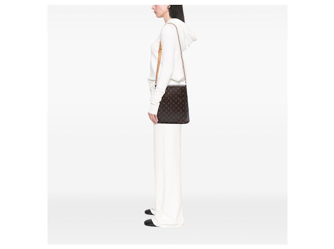 Louis Vuitton Marrom Monogram Musette Salsa Alça Longa - vista 6