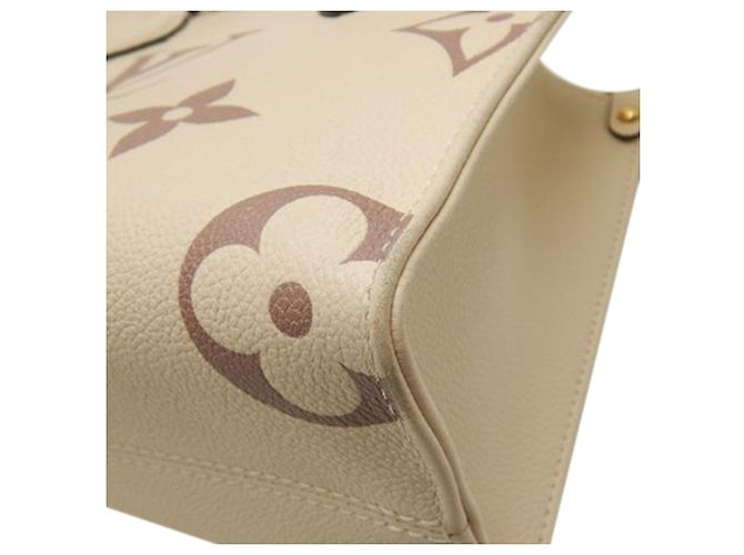 Louis Vuitton Beige Bicolor Monogram Empreinte Giant Onthego PM - vista 13