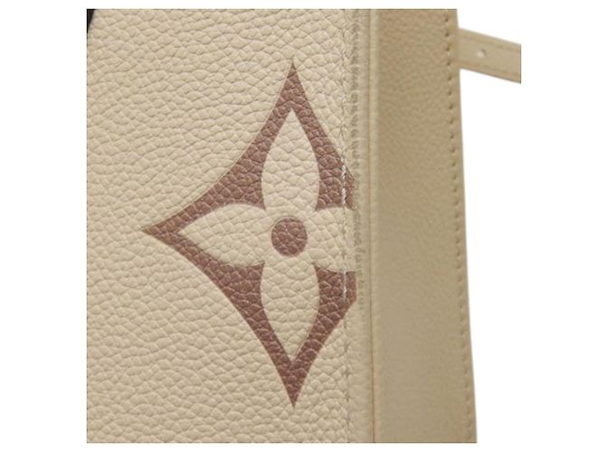 Louis Vuitton Beige Bicolor Monogram Empreinte Giant Onthego PM - vista 18