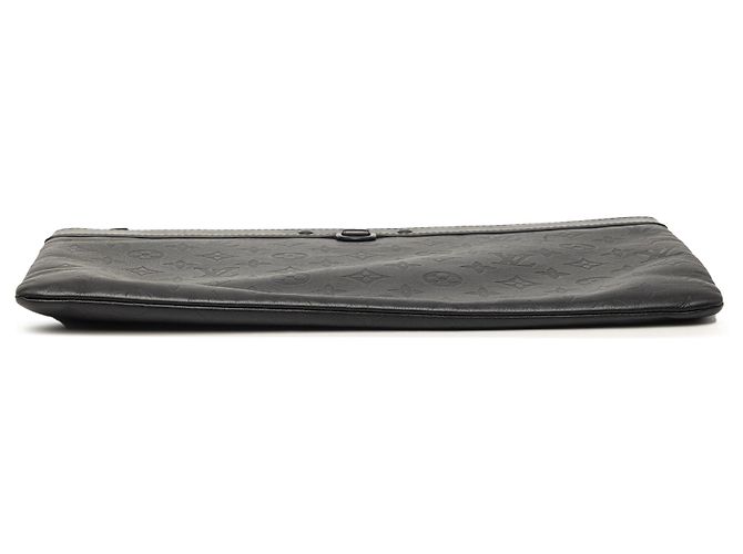 Pochette Discovery Louis Vuitton Monogram Shadow nero - vista 3