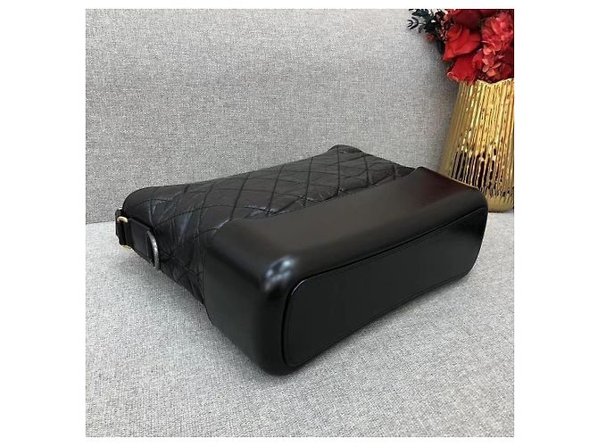 Borsa a tracolla Chanel Medium in pelle nera matelassé Nero - vista 5