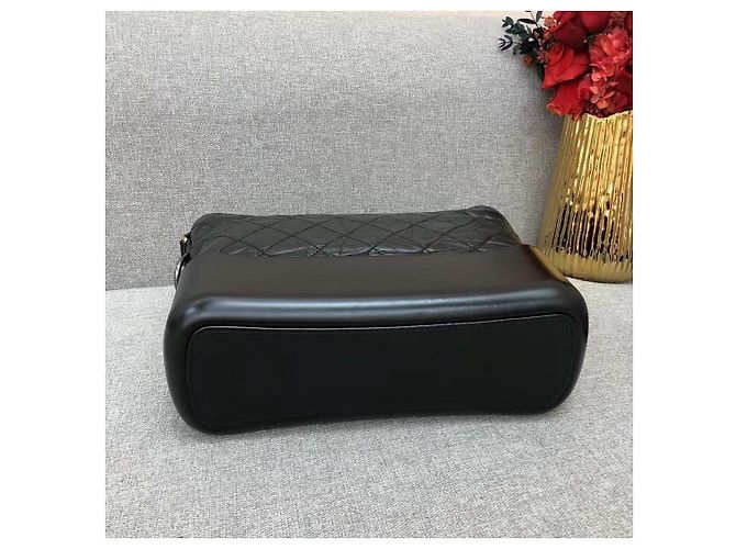 Borsa a tracolla Chanel Medium in pelle nera matelassé Nero - vista 9