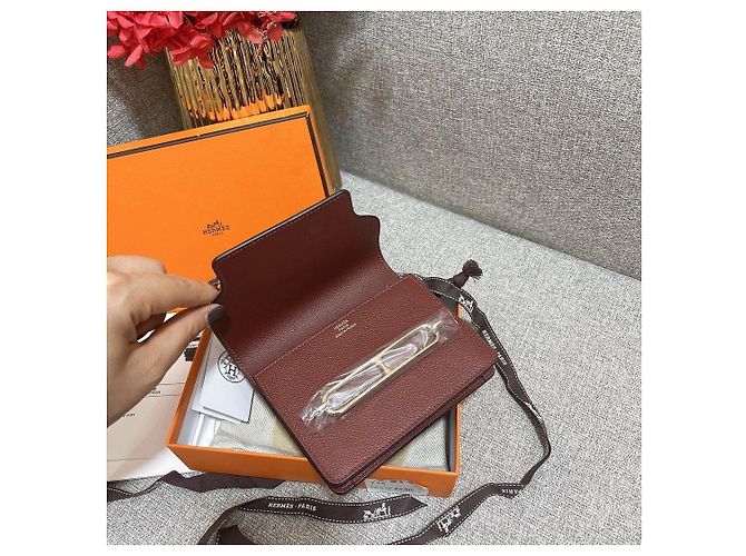 Cartera Hermès Roulis Slim en cuero rojo Roja - vista 8