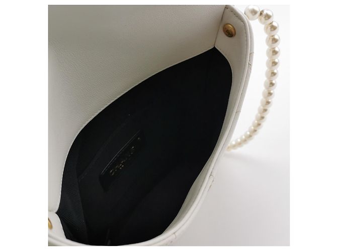 Borsa a tracolla Chanel Pearl Chain Hobo in pelle bianca Bianco - vista 9