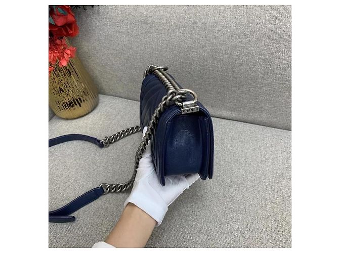Chanel Le Boy Small V-Striped Pelle Blu Scuro - vista 2