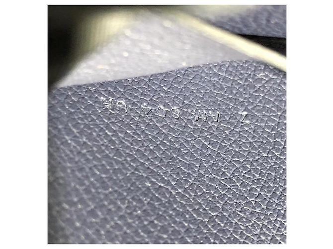 Cartera Hermès Roulis Slim de cuero azul - vista 4