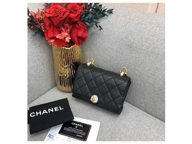 Borsa a spalla Chanel Perfume a forma di pianoforte in pelle nera Nero - vista 2