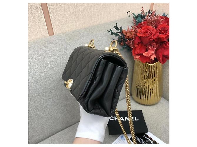 Borsa a spalla Chanel Perfume a forma di pianoforte in pelle nera Nero - vista 4