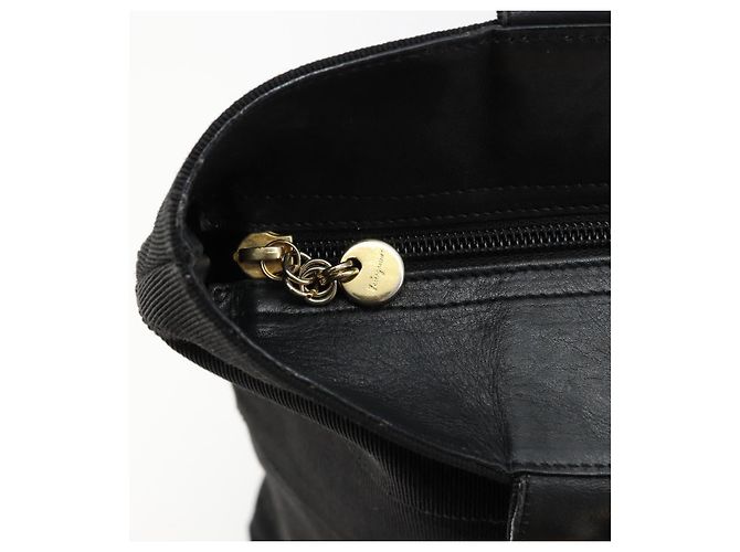 Borsa Tote Vala Salvatore Ferragamo in tela nero e oro Auth bs34543 D'oro - vista 10