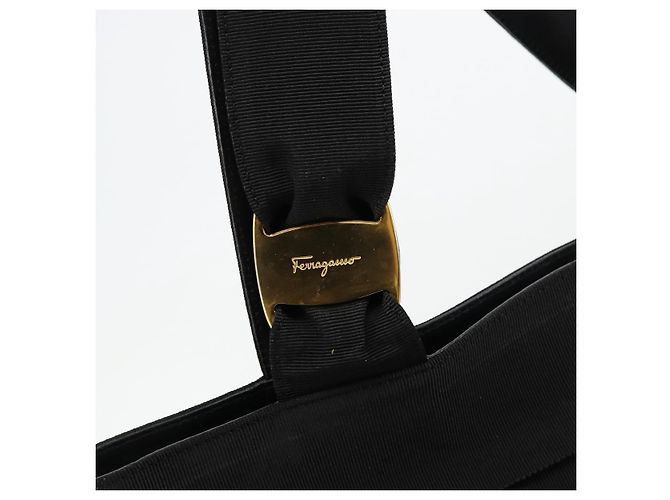 Borsa Tote Vala Salvatore Ferragamo in tela nero e oro Auth bs34543 D'oro - vista 17