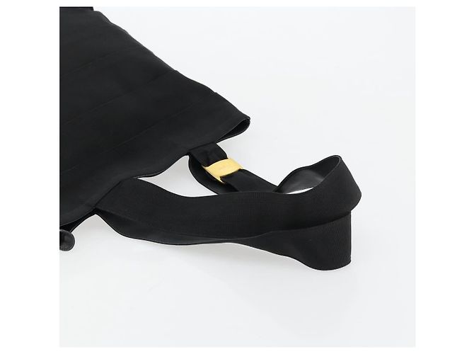 Borsa Tote Vala Salvatore Ferragamo in tela nero e oro Auth bs34543 D'oro - vista 7