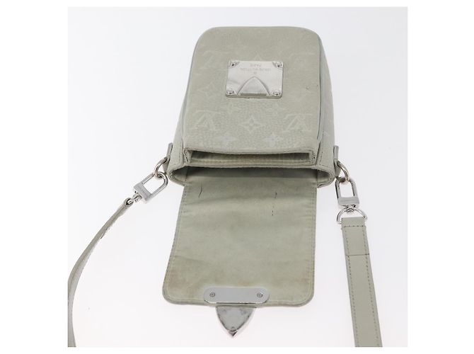 LOUIS VUITTON Taurillon Vertical Wearable Wallet Bag Gray M82568 LV Auth 178538V Marrone - vista 10