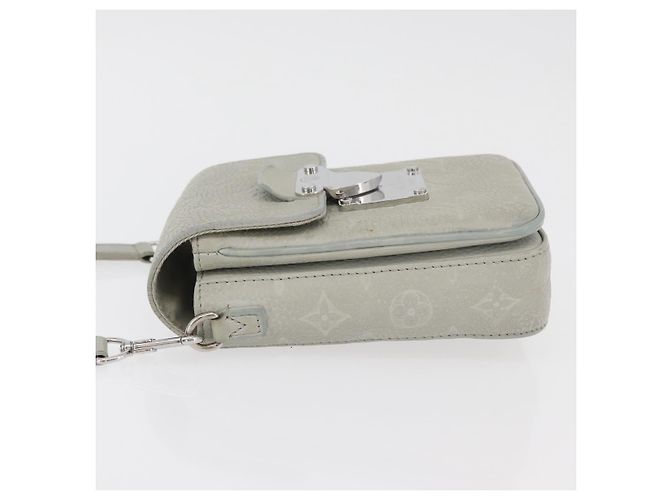 LOUIS VUITTON Taurillon Vertical Wearable Wallet Bag Gray M82568 LV Auth 178538V Marrone - vista 4