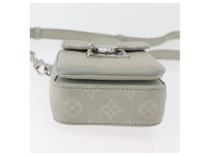 LOUIS VUITTON Taurillon Vertical Wearable Wallet Bag Gray M82568 LV Auth 178538V Marrone - vista 5