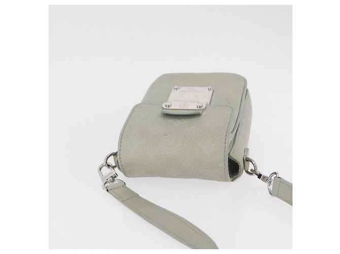 LOUIS VUITTON Taurillon Vertical Wearable Wallet Bag Gray M82568 LV Auth 178538V Marrone - vista 6