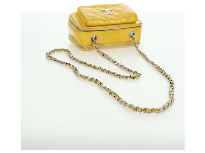 CHANEL Matelasse Chain Shoulder Bag Pelle vernice Giallo Argento CC Auth 177988V - vista 7