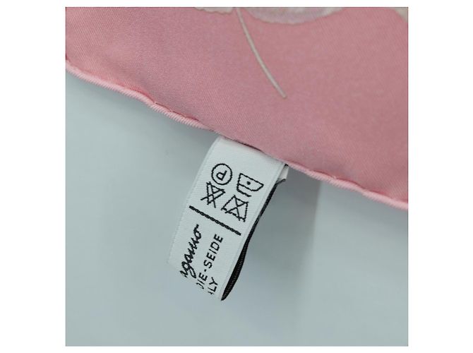 Sciarpa Salvatore Ferragamo in seta rosa Auth am11466V - vista 14