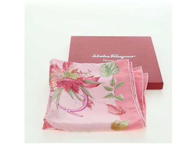 Sciarpa Salvatore Ferragamo in seta rosa Auth am11466V - vista 15