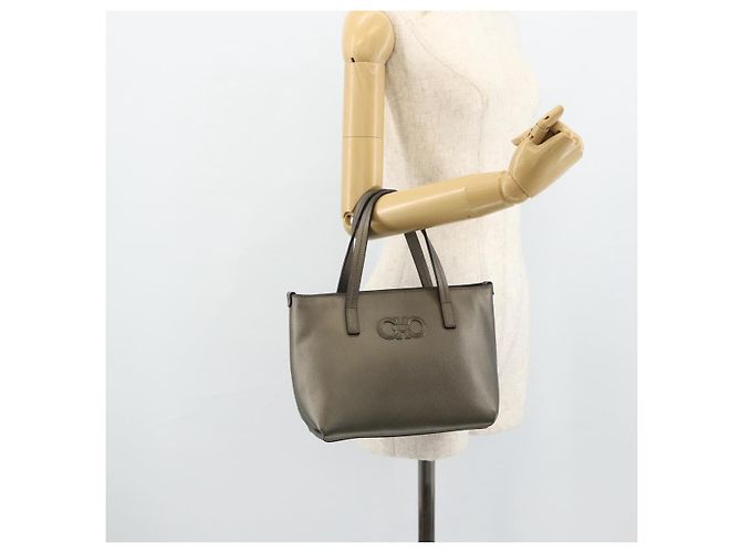 Borsa a mano Salvatore Ferragamo Gancini Pelle Bronzo Argento Auth ka4175 Prata Bronze - vista 23