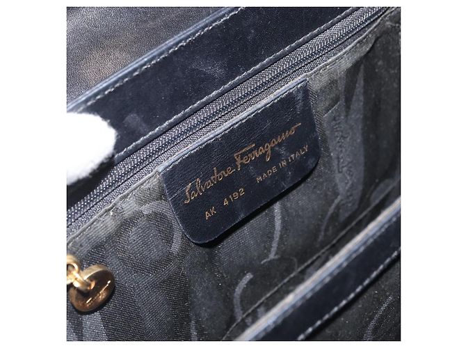 Salvatore Ferragamo Gancini Hand Bag Leather 2way Black Gold Auth 177018 Golden - view 12