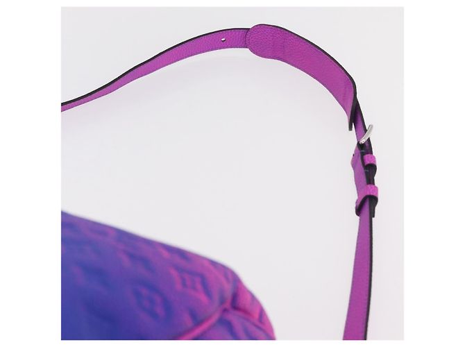 LOUIS VUITTON Taurillon Illusion Keepall Bandouliere 50 M59713 LV Auth 167272SM Rosa Monogramma - vista 14