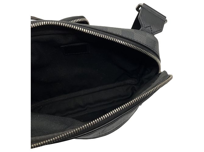 Sac bandoulière Scott en toile enduite Damier Graphite / Noir et cuir Louis Vuitton avec pochette - vue 6