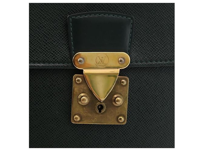 LOUIS VUITTON Taiga Serviette Moskova Business Bag Epicea M30034 LV Auth bs35001 - vista 18